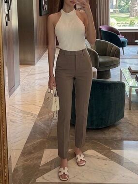Women's Tailored Straight-Leg Pants in Taupe